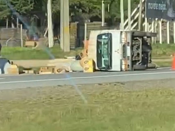 Volcó un camión en l...