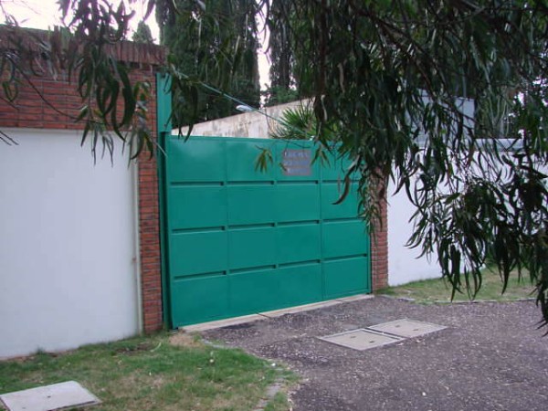 Entregaron a sus fam...