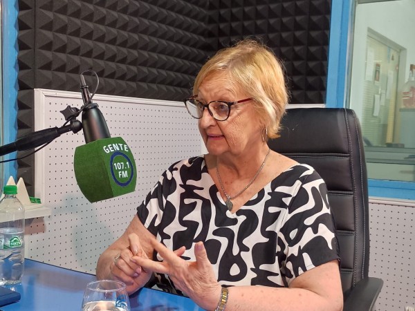 Senadora del FA apun...