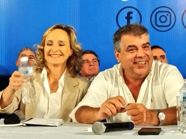 Rodrigo Blás destacó “conexión” que genera Laura Raffo con la gente y se refirió a su estilo “frontal y de escucha”