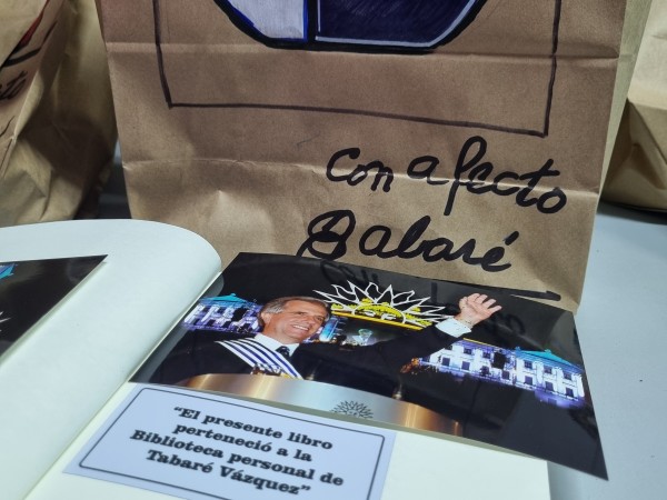 Biblioteca personal de Tabaré Vázquez llegó a Maldonado