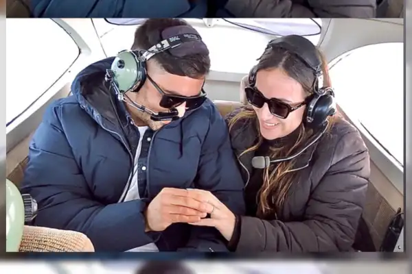 Le dijo “sí” a 450 metros de altura: una propuesta de matrimonio en las nubes y sobre Punta del Este