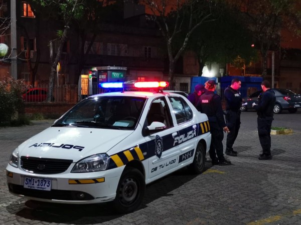 Mediante escalamiento robaron efectos varios, entre ellos, municiones, un helado que tenía y la comida que estaba en la heladera