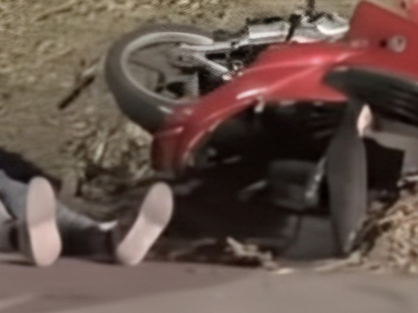 Choque entre auto y...