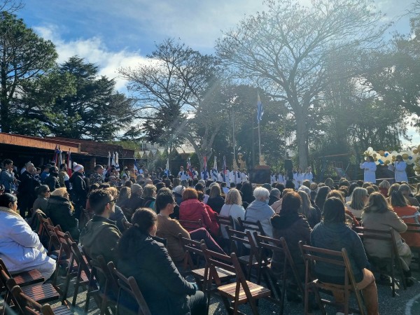 Escuela 84, 50 años, Sordos