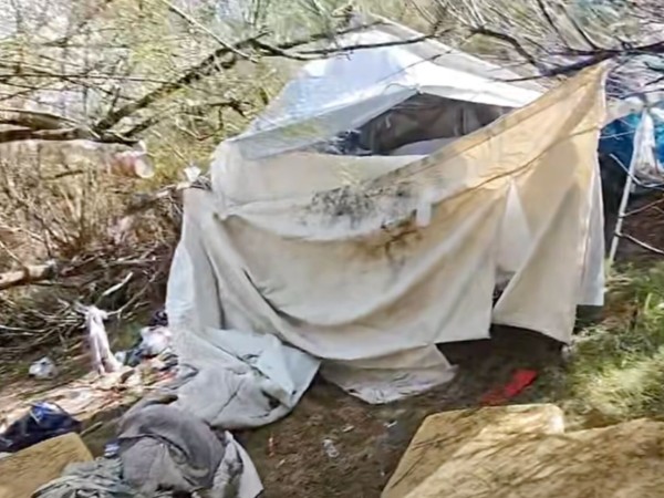 Campamento ilegal en...