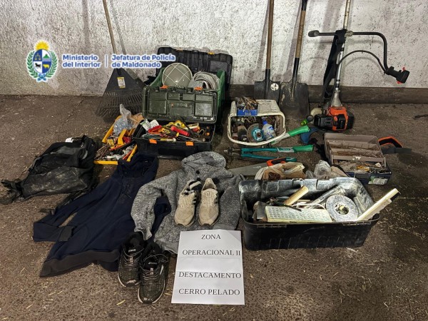 Un hombre robó tres valijas, pinzas, destornilladores y otras herramientas en Cerro Pelado