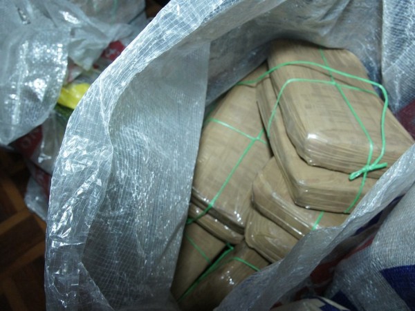 Un argentino marchó a la cárcel cuando pretendió llevar 25 kilos de pasta base hacia el vecino país