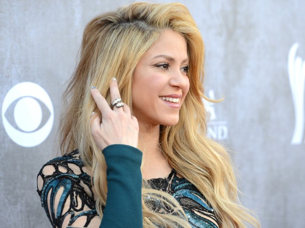 Shakira, fraude, multa