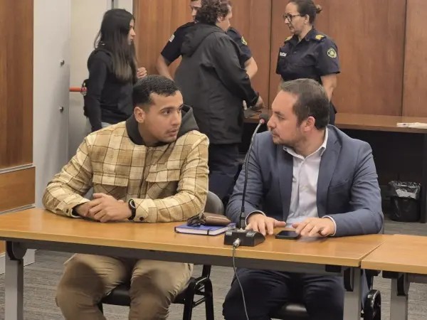 Abogado del juez agr...