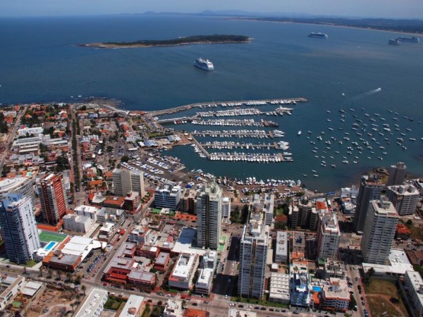 Cámaras inmobiliarias piden estar atentos a estafas de alquileres en verano