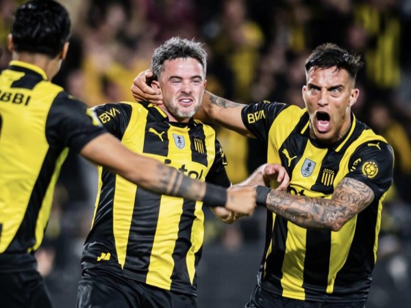 Peñarol campeón del Torneo Clausura tras vencer 2-1 a Defensor Sporting