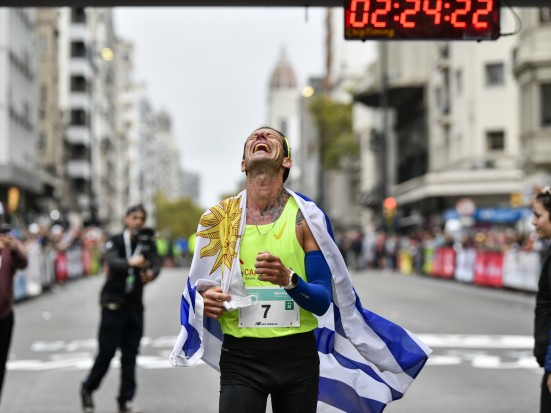El atleta fernandino Roberto Umpiérrez ganó la Maratón de Montevideo 2023