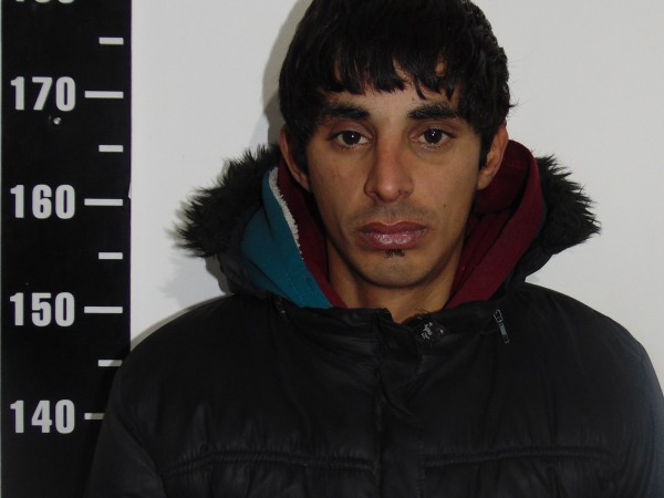 Rapiñó a una mujer en la calle para robarle el celular y minutos después fue detenido