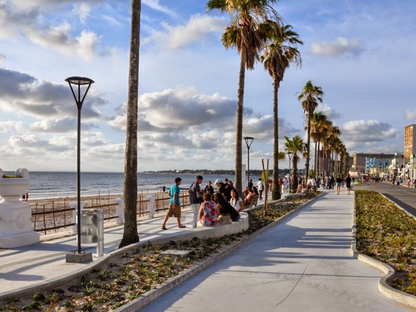 Vecinos juntan firmas contra la colocación de la estatua de Francisco Piria sobre la Rambla de Piriápolis