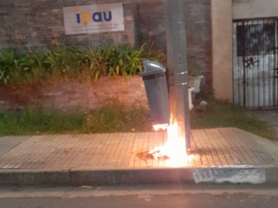 Nueva manera de dañar elementos del ornato público