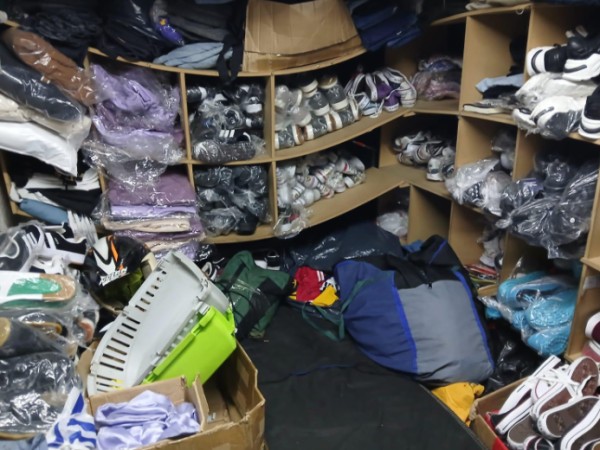 Aduanas inspeccionó una tienda de ropa en Maldonado e incautó mercadería de contrabando valuada en más de $700.000