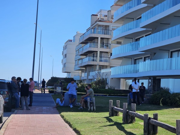 Mujer, fallecida, edificio, Punta del Este