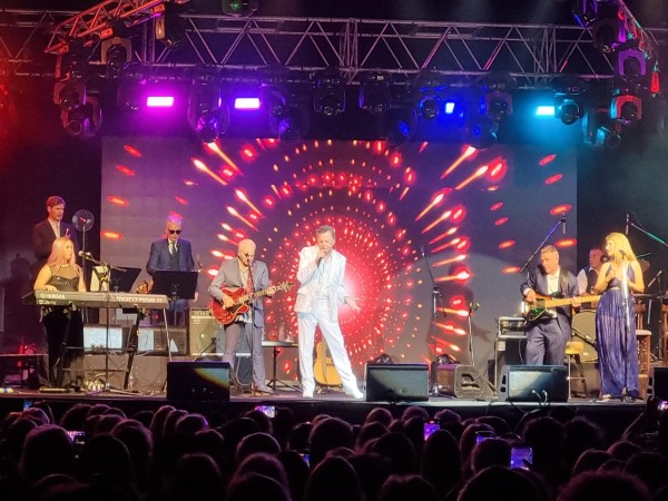 El histórico cantante Palito Ortega actúa en Enjoy Punta del Este con un nuevo show