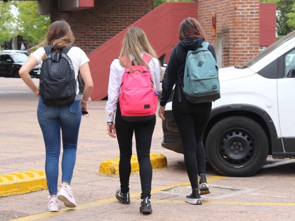 Educación, Bono estudiantil, Abella, transporte
