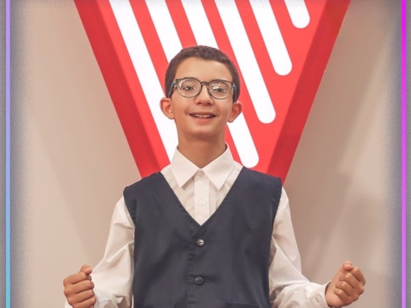 Un participante carolino de 11 años sorprendió a todos en el debut de La Voz Kids
