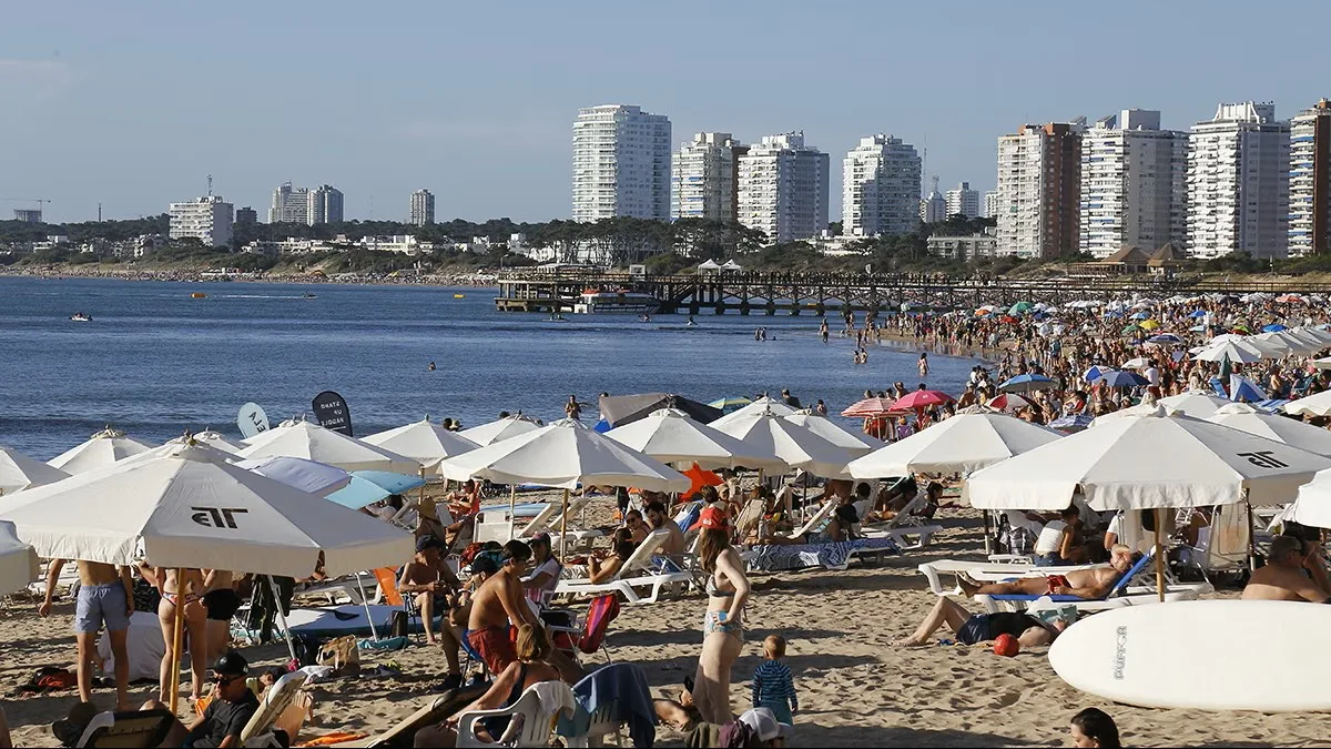 Argentinos y brasileños eligen Uruguay para sus vacaciones, pero están condicionados a los precios relativos, tipo de cambio y economías de sus países