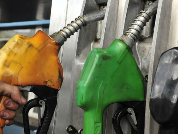 Combustibles con margen a la baja: informe de Ursea muestra caída en precios de referencia para junio