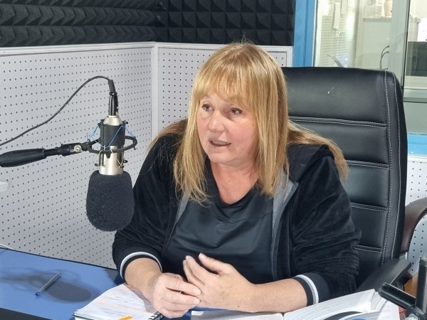 Directora de Asuntos Legales aconsejó a la población asesorarse en la compra de terrenos
