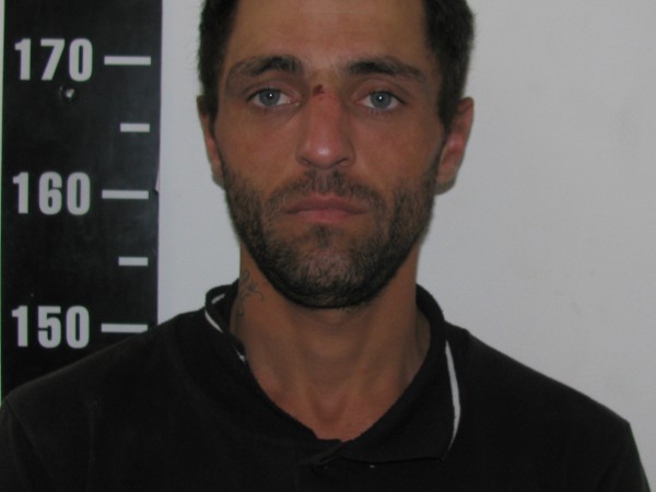 Hurtó una camioneta,...