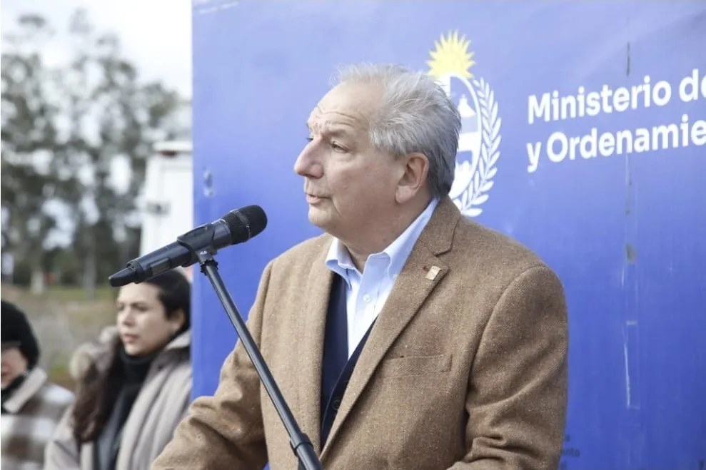 Lussich sobre los re...