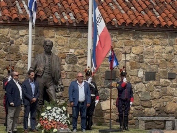 Cuartel de Dragones:...