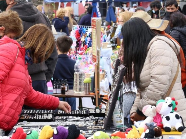 Mercado Central vuelve a la plaza San Fernando este domingo desde las 17 horas