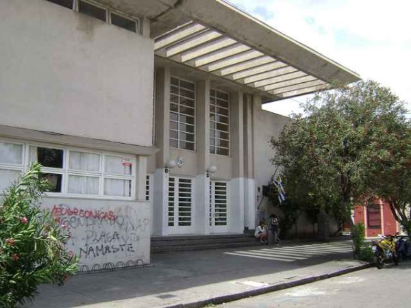 Docentes del Liceo 1 de San Carlos rechazan “de forma contundente procesos de reforma en la órbita de la ANEP”