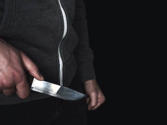 Amenazó a una emplea...