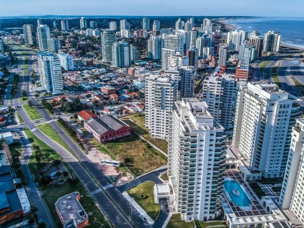 Cámara inmobiliaria, Punta del Este, nombre