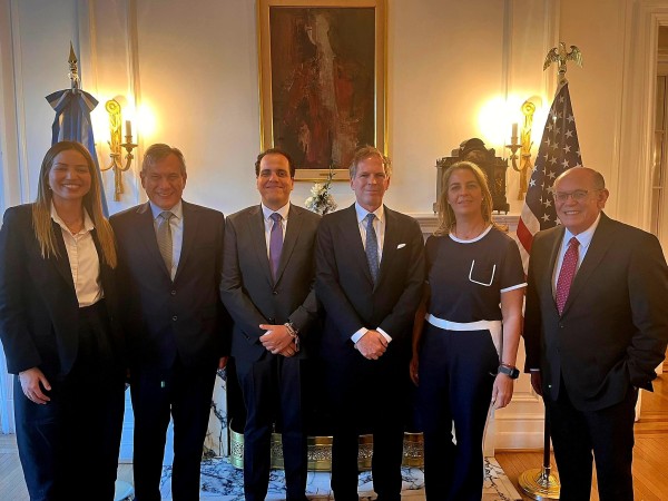 La espectacular operación de rescate de los ciudadanos venezolanos en la embajada Argentina en Caracas se llamó "Guacamaya" y habría sido coordinada por Argentina y Estados Unidos