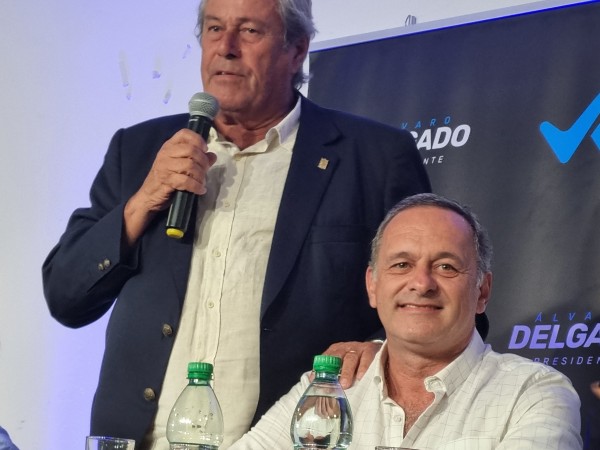 Delgado calificó como "mala noticia" para los uruguayos tener que pagar por un negocio "ruinoso" de U$S 80 millones más por Pluna; apoyará los allanamientos nocturnos