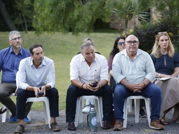 Abella especuló con...