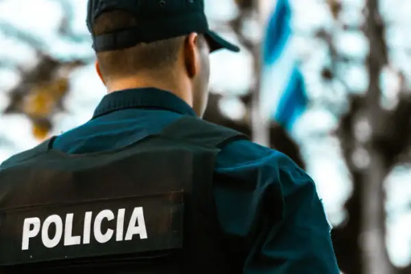Realizan capacitación gratuita de defensa personal y actualización jurídica para policías