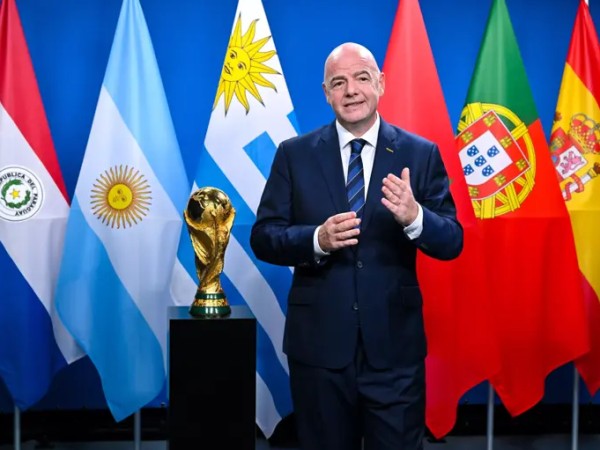 Luis Lacalle Pou busca traer el sorteo del mundial 2030 a Punta del Este