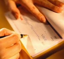 Dejaron en libertad a mujer que cobró cheque que había sido robado