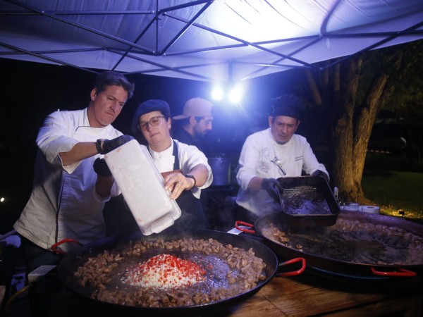 La sexta edición de "Aiguá un Gusto" atrajo a cientos de visitantes con el jabalí como protagonista gastronómico