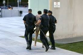 Detienen a un hombre desnudo en el centro de Maldonado
