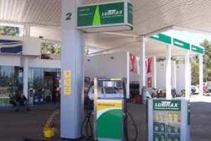 Mesa Intersindical apoya ocupación a estación de Petrobras en Punta del Este