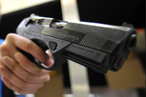 Experto en seguridad recomienda “controlar” a inmigrantes desocupados
