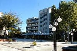 Edil acusa a la intendencia de "maniobra" encubierta de contratación de personal