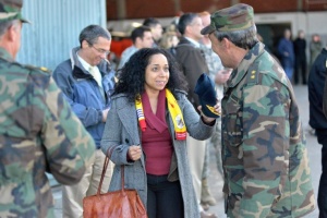 Embajadora de EE.UU. embarcó en el buque  USS AMERICA anclado en Punta del Este