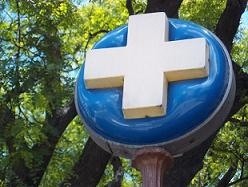 Robaron una farmacia dos veces, la segunda los detuvieron