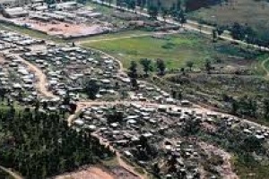 Edil Arrieta acusa a la Intendencia de trasladar en vez de realojar asentamientos
