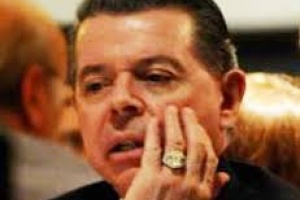 Se rechazó denuncia contra el juez Oyarbide por no declarar lujoso anillo